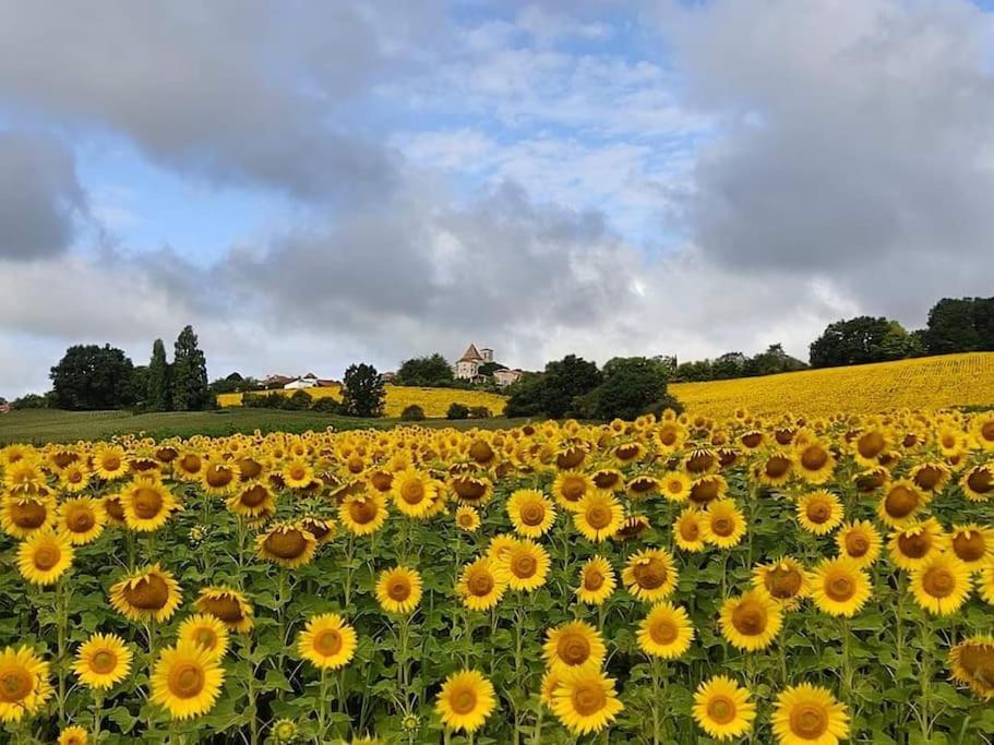 Gite L' Arbre De Vie Les Essards  Exteriér fotografie